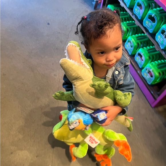 It’s For The Little Divas, jewelry and bags all the accessories you need show!!👛 - Picture 13 of 16